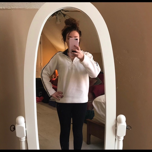 Fleece pullover - Picture 1 of 3